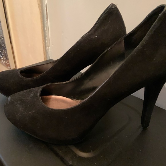 Black heels - Picture 2 of 5